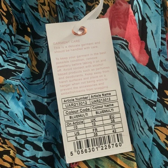 Forever Unique (ModCloth), US size 6, side zipper, blue floral halter maxi - Picture 4 of 4